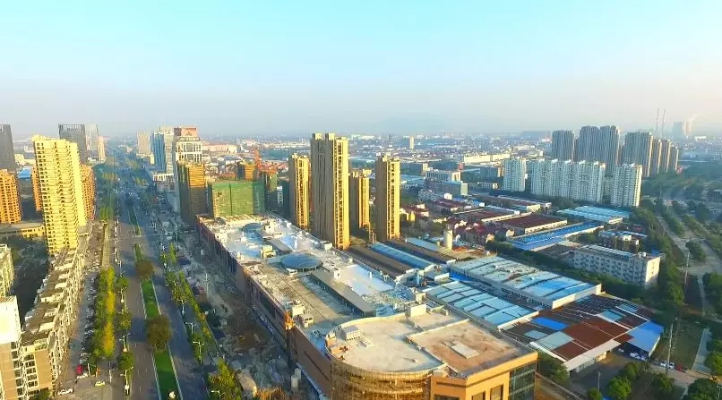 前11月，，，，，，全县高端装备制造业完成产值103亿，，，，，，实现较快生长